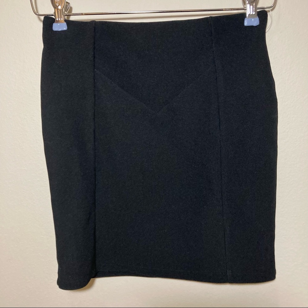 Black stretchy mini skirt